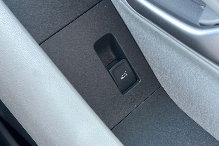 Ford EXPLORER Photo autoimg-2c639d76a5fdb26dc9a539be006ca708ecbb2bdd.jpg