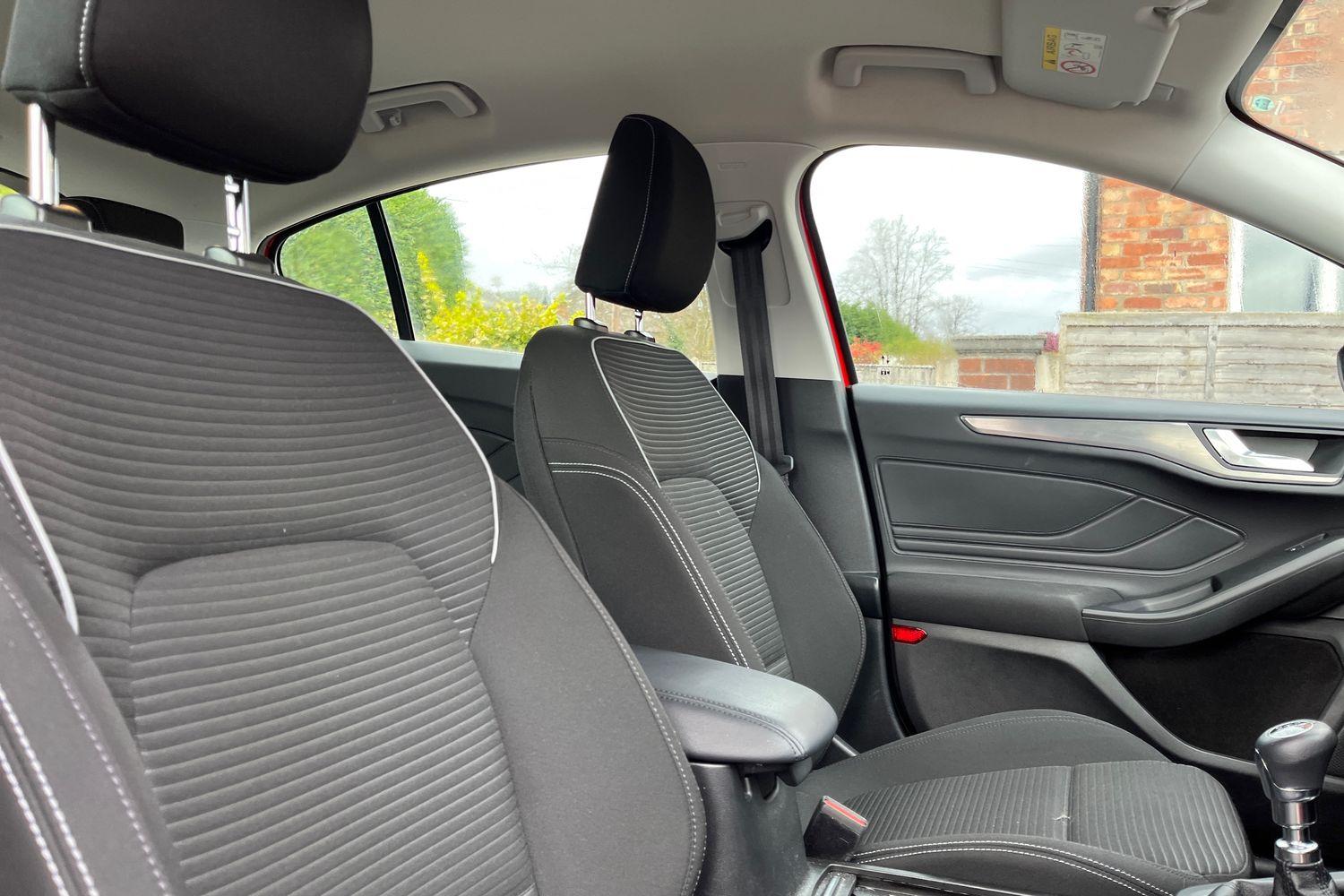 Ford FOCUS Photo 16