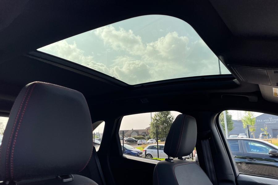 Ford Kuga Photo autoimg-2c6a991866d53b49072381001ec30f03aeda2aa4.jpg