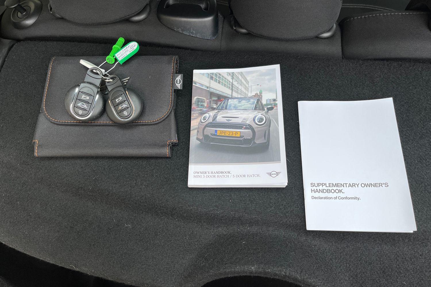 MINI HATCHBACK Photo 21