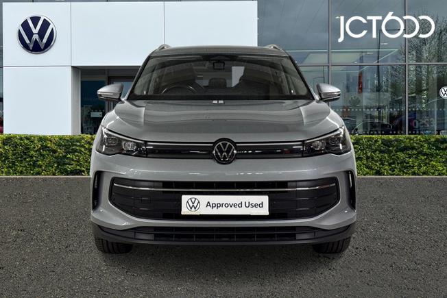 VOLKSWAGEN Tiguan Photo 8