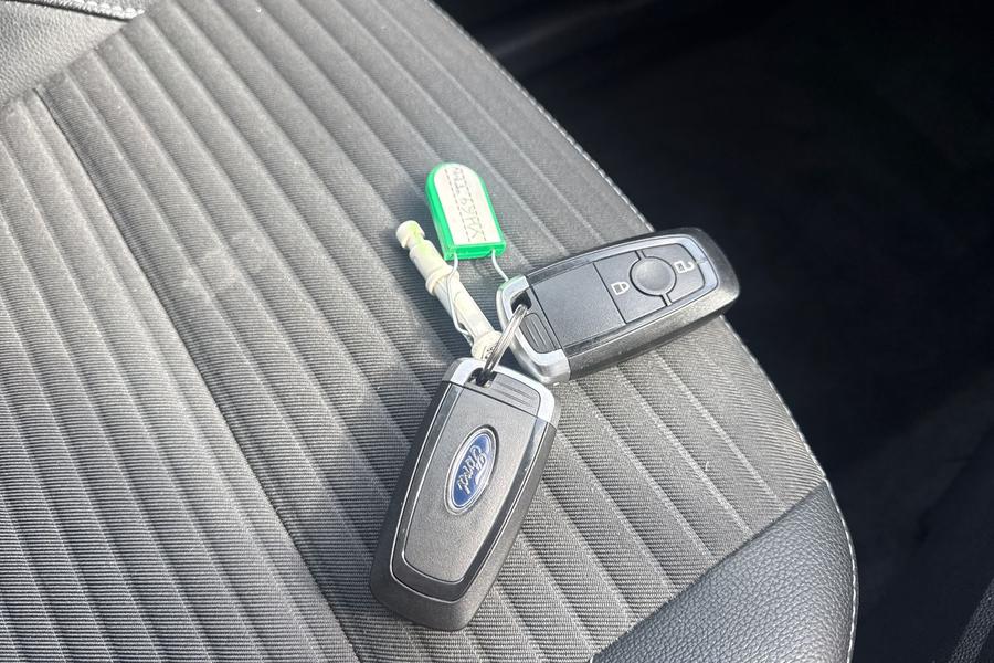 Ford ECOSPORT Photo autoimg-2c7b1e157b6c995a7b0d064bdab6ed3443eae847.jpg