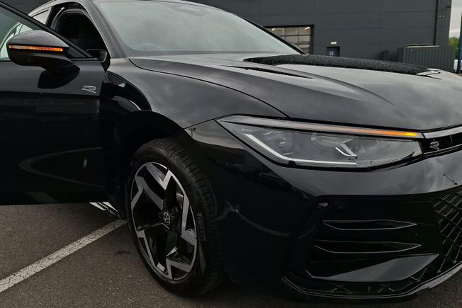 VOLKSWAGEN Passat Photo 26