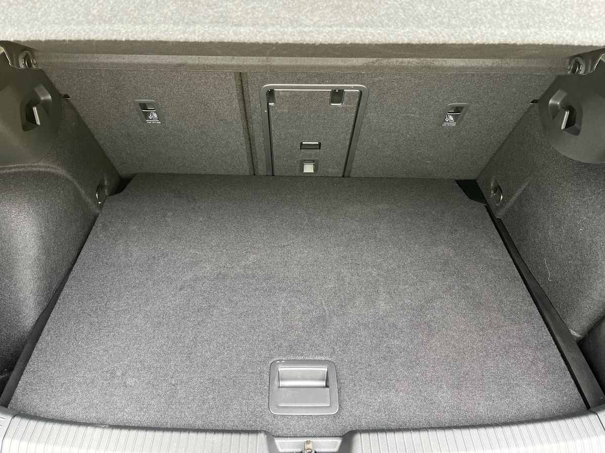 Volkswagen Golf Photo autoimg-2c82ee76bc7b42b48e5c665f4ad9e3c91d79da6a.jpg