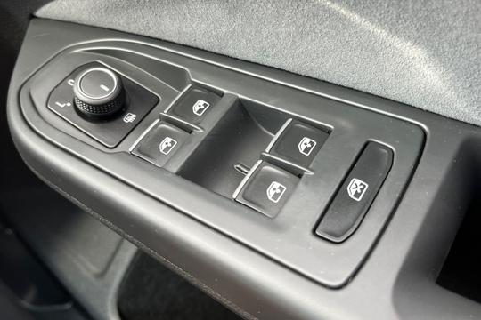 Volkswagen Golf Photo autoimg-2c83a7720e209808bb1fc37575dae6e57b1f7acc.jpg