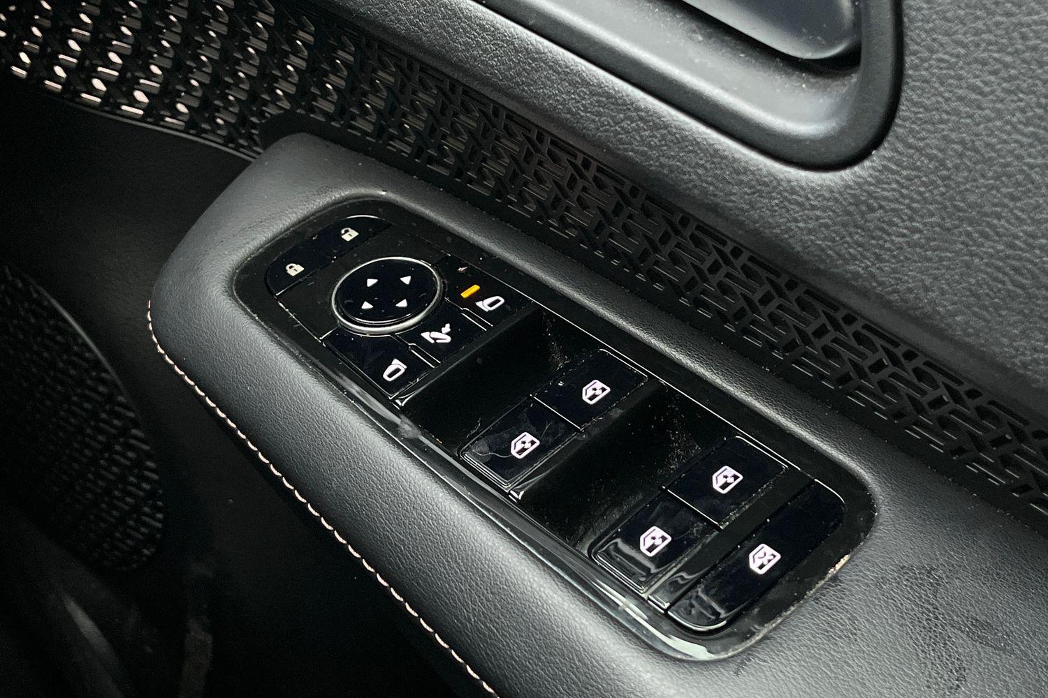 Nissan Ariya Photo 15