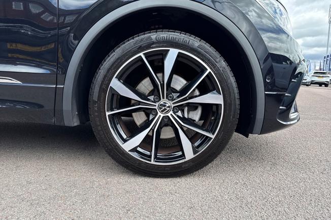 VOLKSWAGEN Tiguan Photo 5