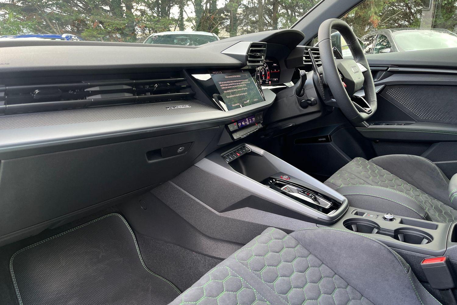 Audi RS3 Photo 17