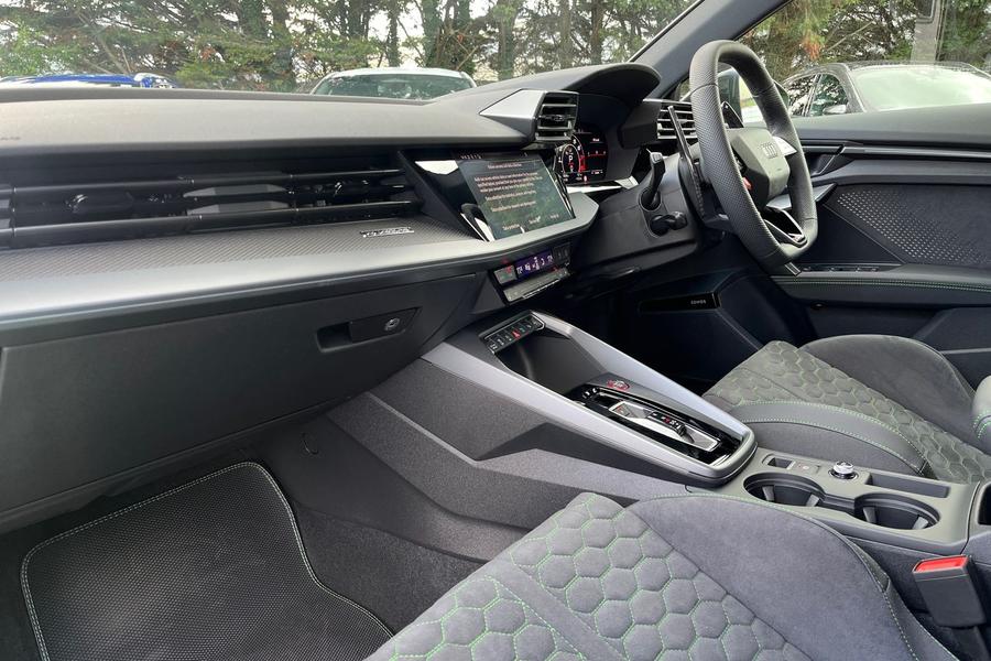 Audi RS3 Photo autoimg-2c847a3cbbbf4a239b1ce2b304538c76c2a60dea.jpg