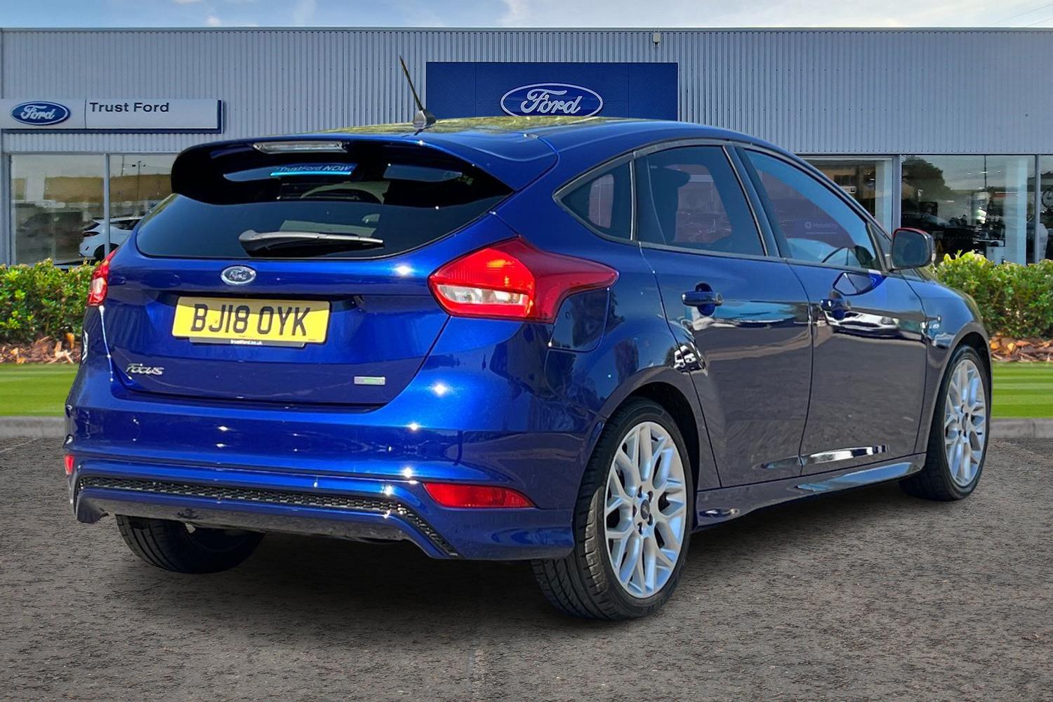Ford FOCUS Photo 3