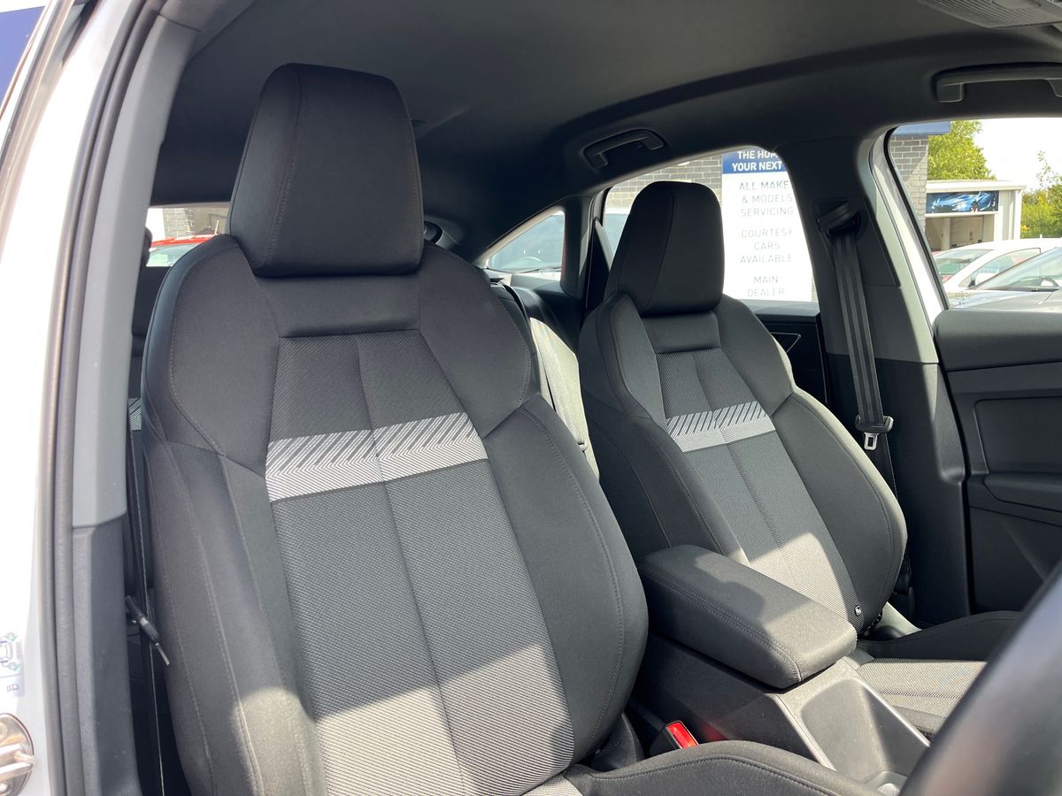 Audi Q4 e-tron Photo 25