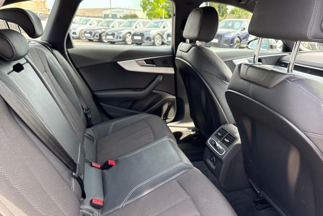 AUDI A4 Avant Photo 37