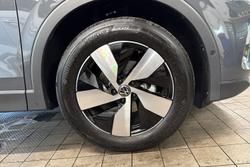 VOLKSWAGEN Tiguan Photo 5