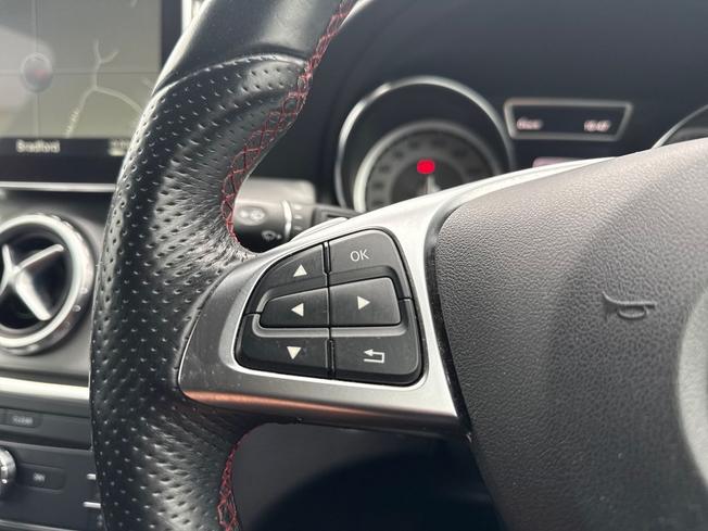 MERCEDES-BENZ Gla Photo 16