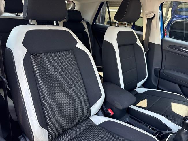 VOLKSWAGEN T-Roc Photo 25