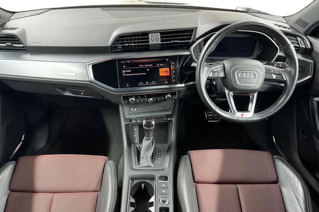 AUDI Q3 Photo 10