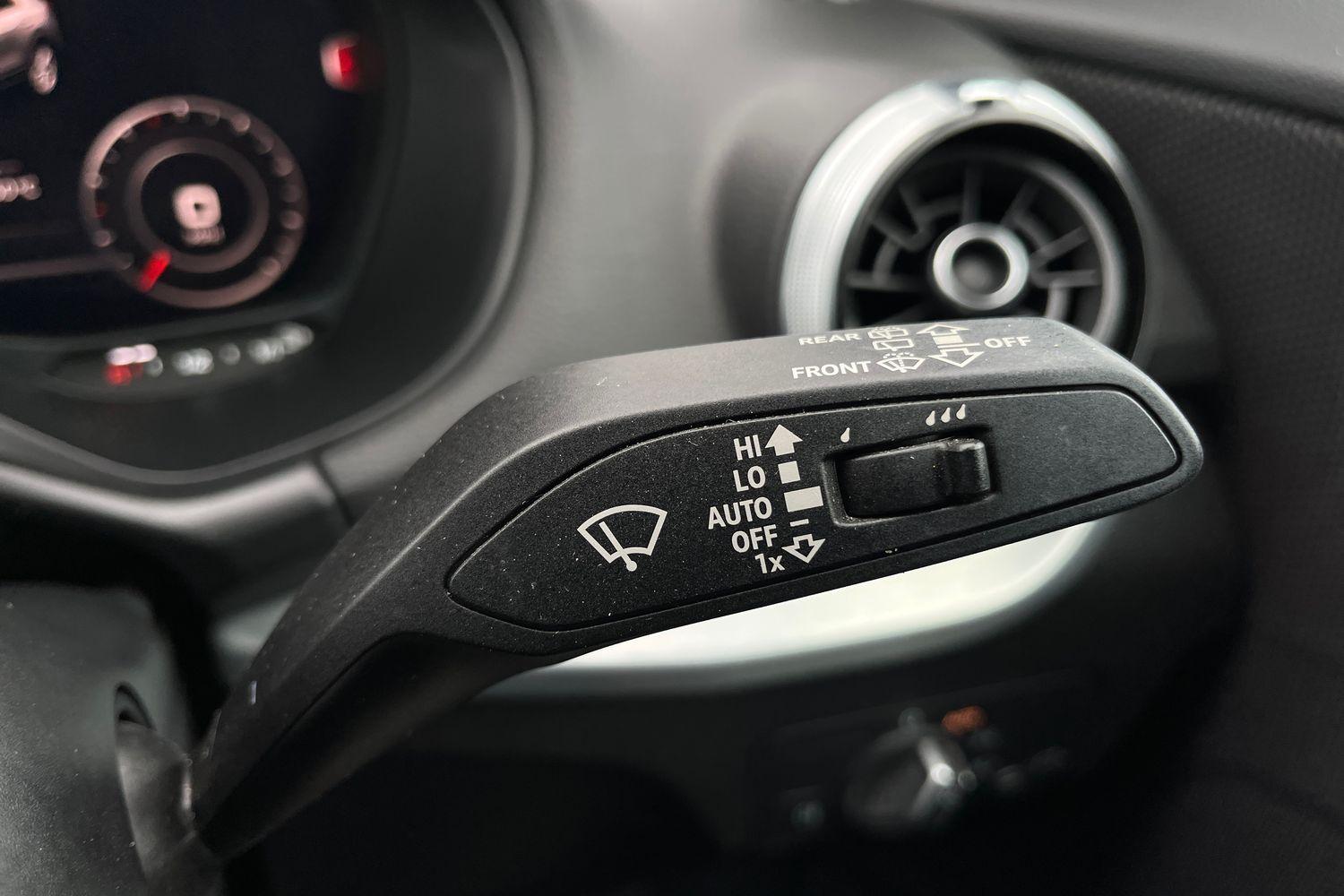 Audi Q2 Photo 14