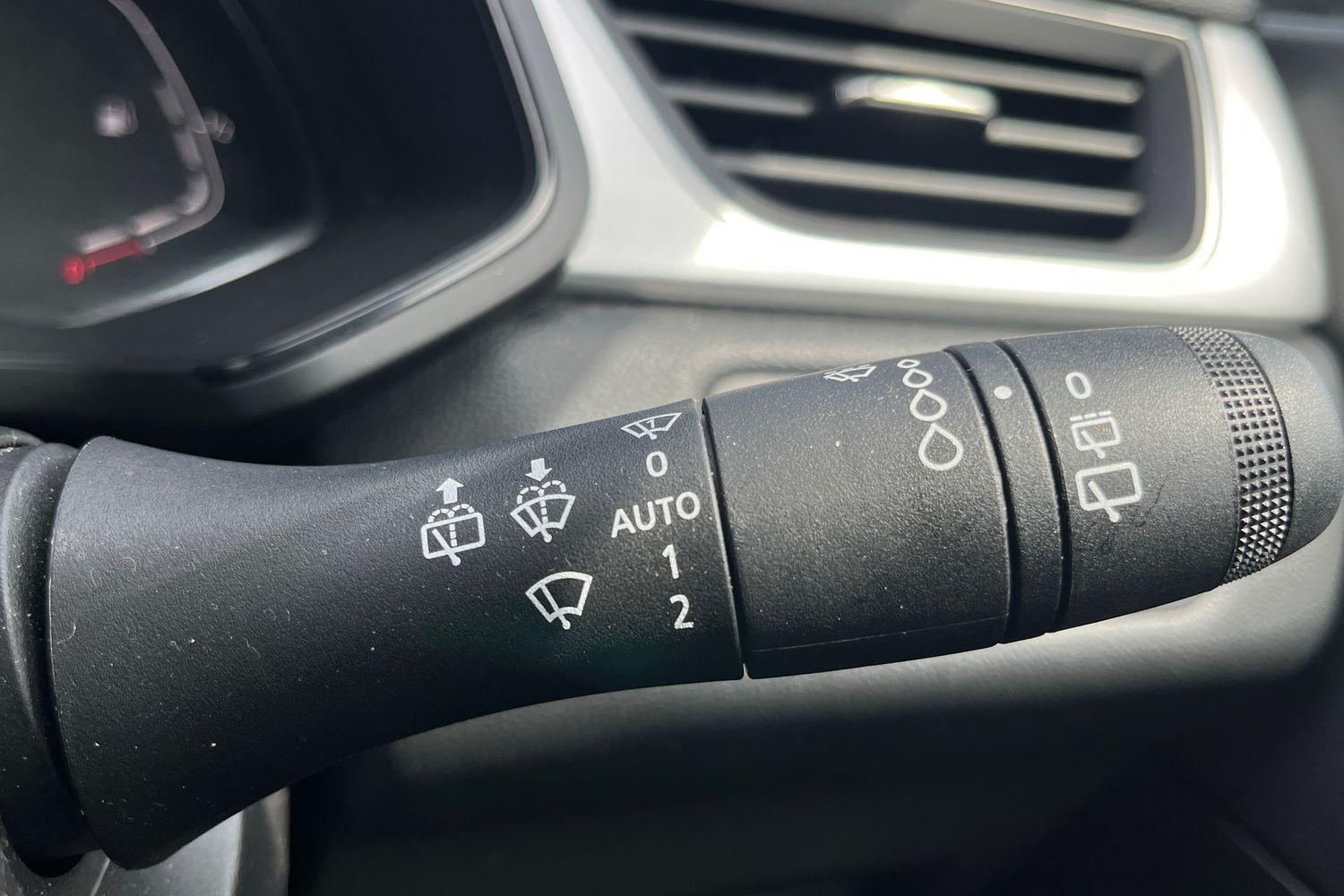 Renault CAPTUR Photo 14