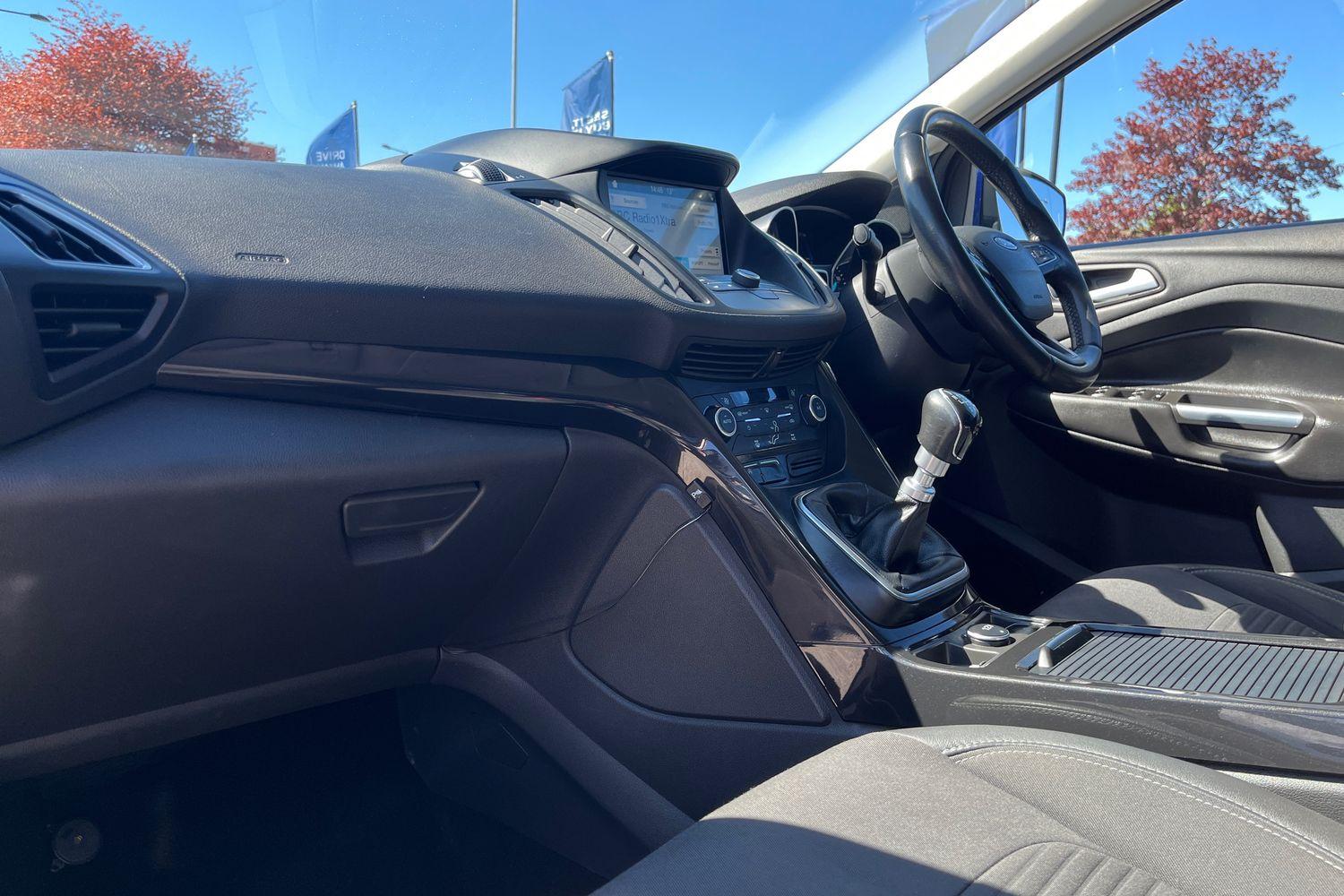 Ford KUGA Photo 17