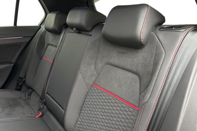 VOLKSWAGEN Golf Photo 9