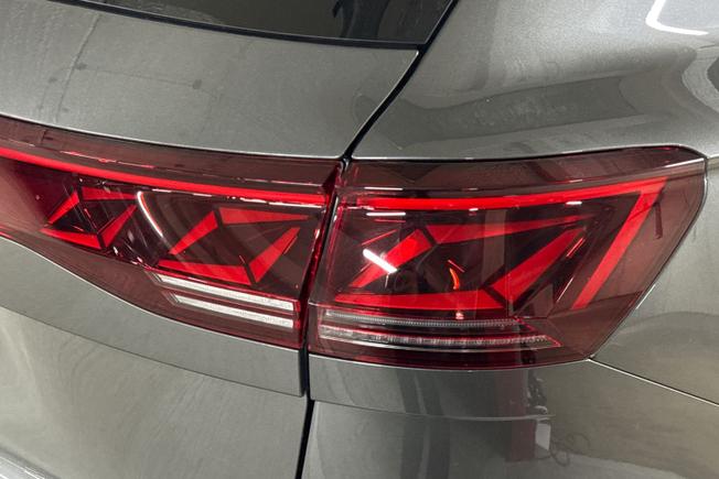 Volkswagen Touareg Photo 18