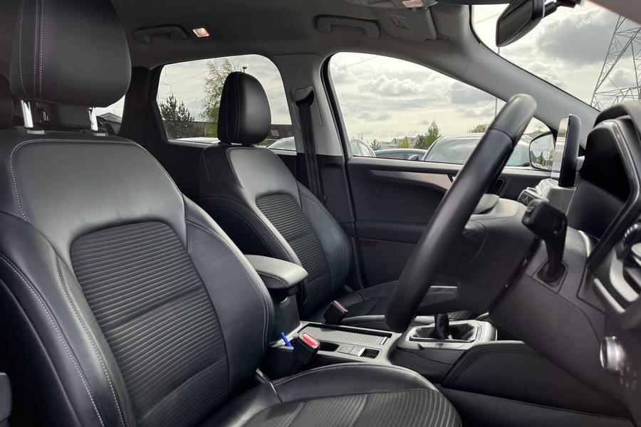 Ford Kuga Photo autoimg-2ca4bd0305a9c34fc88603cee8050e3ccb20f3e4.jpg