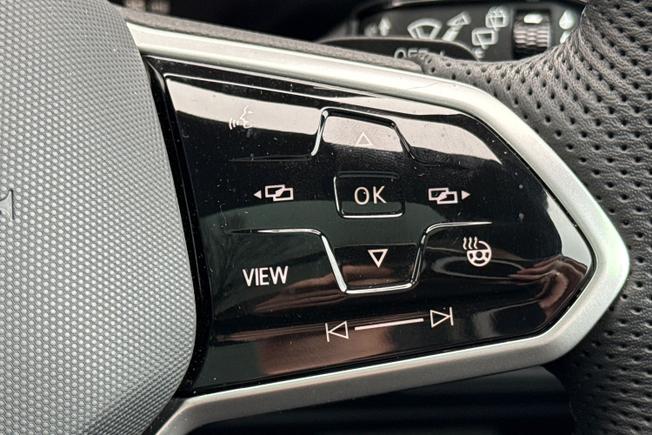VOLKSWAGEN Touareg Photo 17
