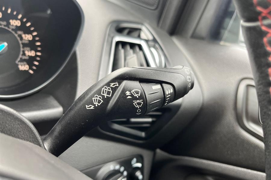 Ford KUGA Photo autoimg-2cac26e3564bfbdf7606cb318956dc05f1e31369.jpg