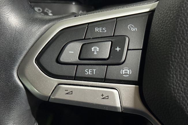 VOLKSWAGEN Golf Photo 16