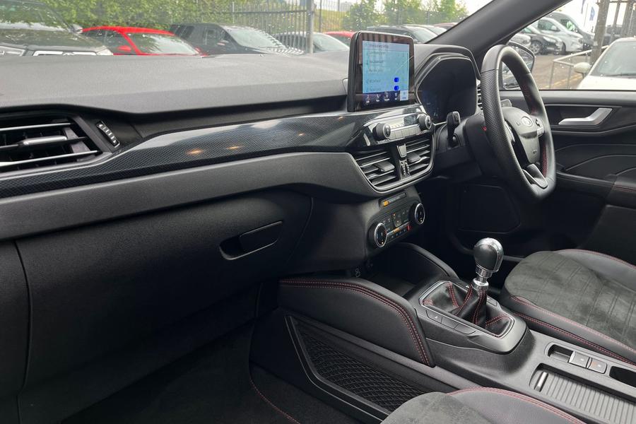 Ford Kuga Photo autoimg-2caf55a620372921651e3a47c39412fe9dc4d4ee.jpg