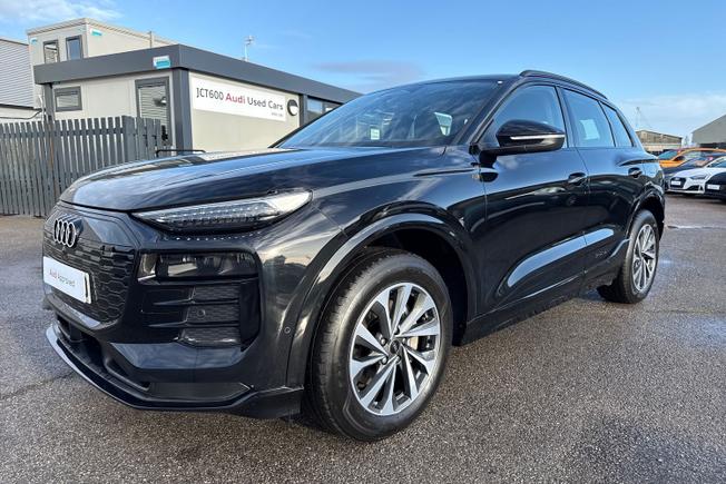 AUDI Q6 e-tron Photo 26