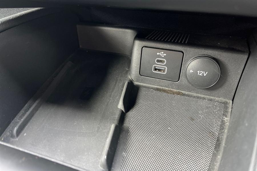 Ford KUGA Photo autoimg-2cb1a6c2c3fac035ebaa0a3b03c1d1e352f11f4e.jpg