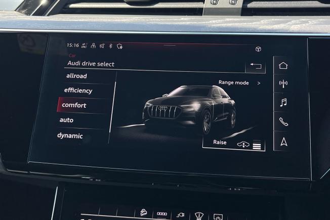 AUDI E-Tron S Photo 34