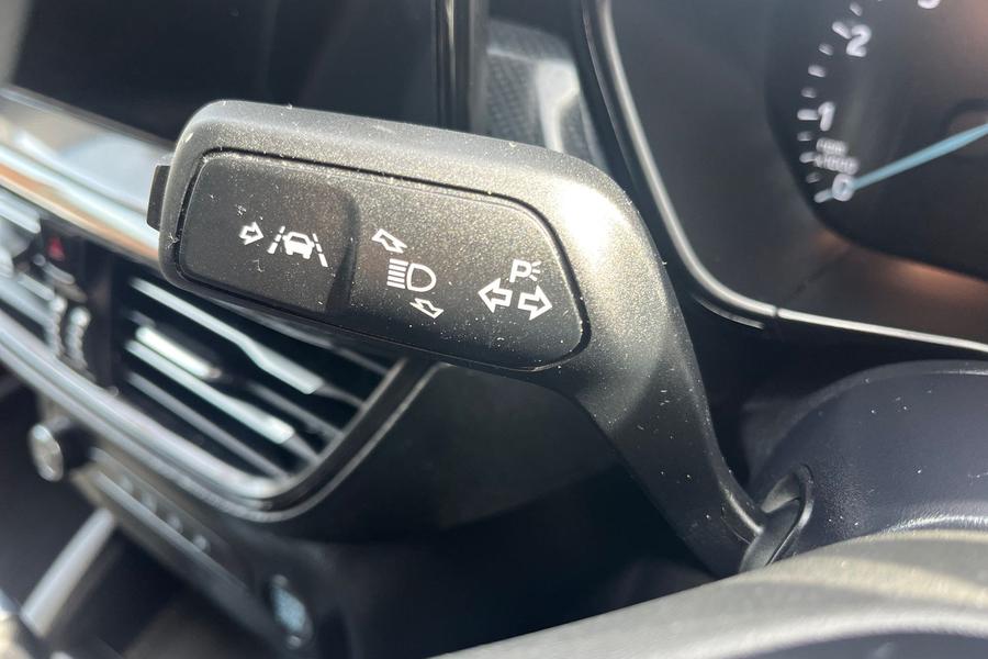 Ford FOCUS Photo autoimg-2cb76976542cb34bec216c17adbae3a94864a0d0.jpg