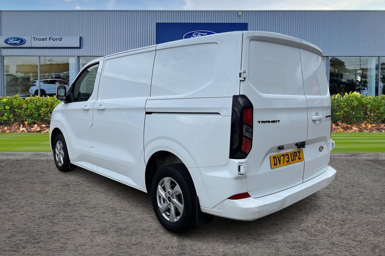 Ford TRANSIT CUSTOM Photo 1