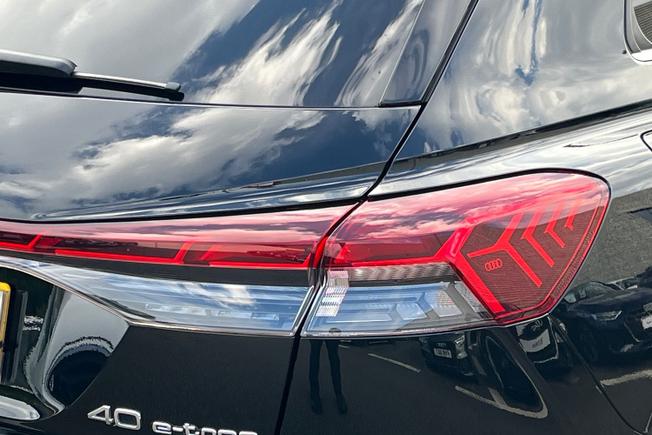AUDI Q4 E-Tron Photo 18