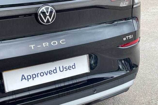 VOLKSWAGEN T-Roc Photo 21