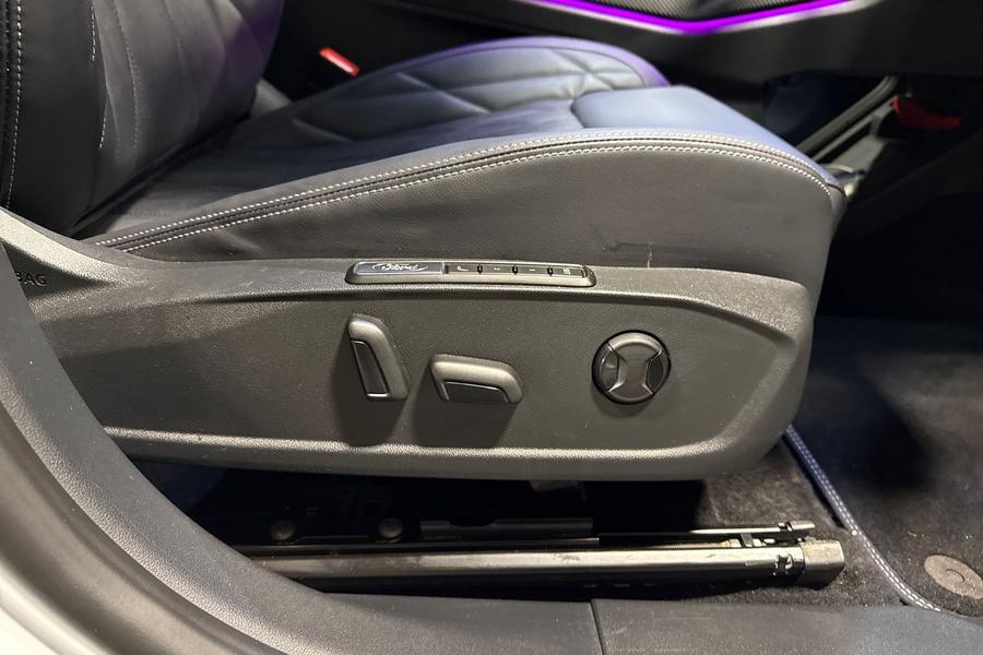 Ford Explorer Photo autoimg-2cc41dd8f96768652d5b5ad3d9b444b972e217b1.jpg