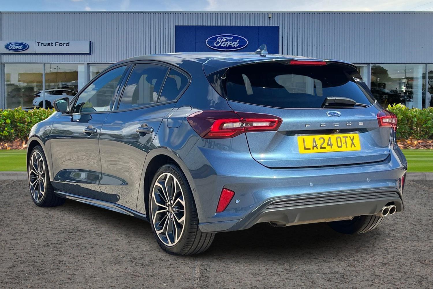 Ford Focus Photo 1