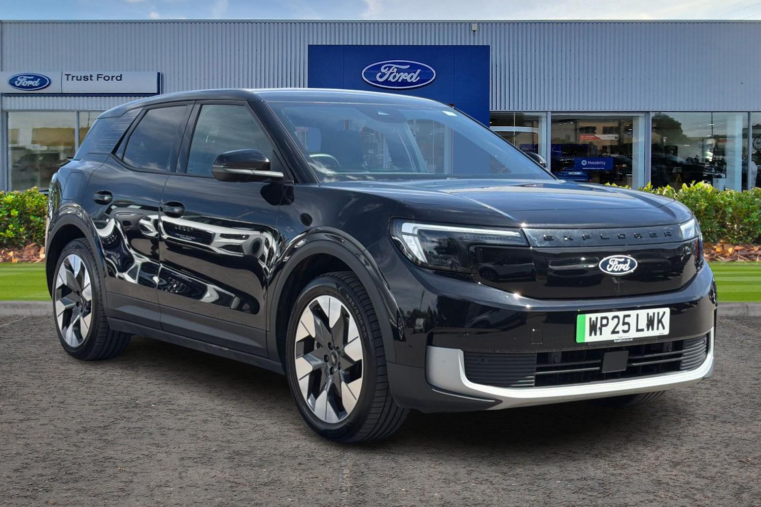 Ford EXPLORER Photo 0