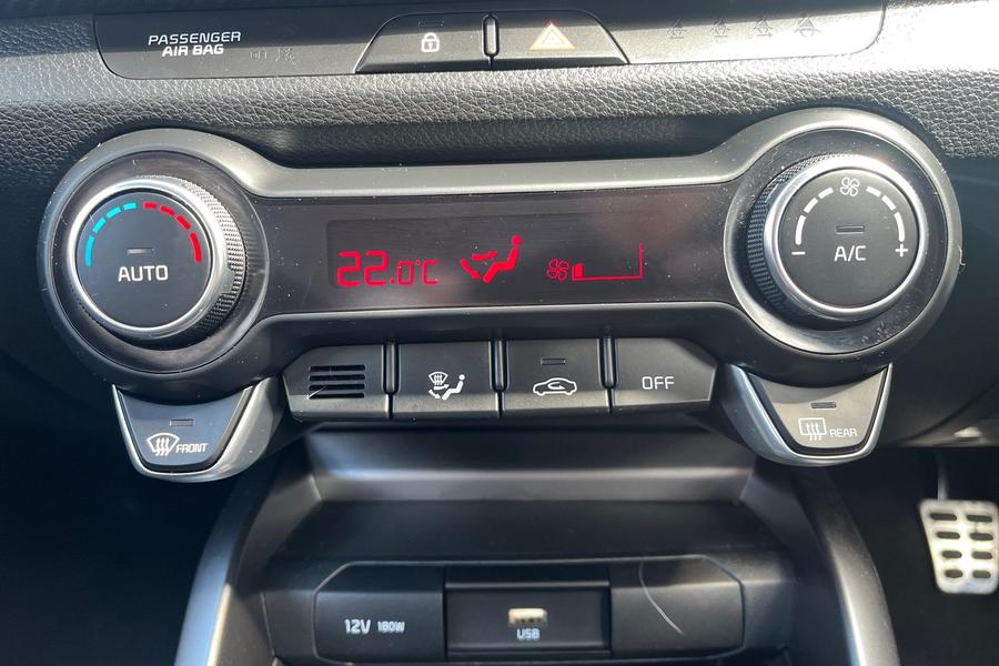 Kia STONIC Photo autoimg-2cd09d1b02540e49373df0a6729994f2dd831320.jpg