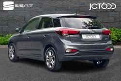 HYUNDAI i20 Photo 3