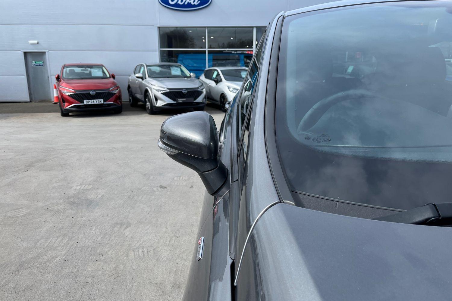 Ford FIESTA Photo 22