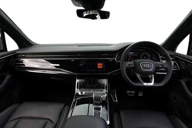 AUDI Q7 Photo 10