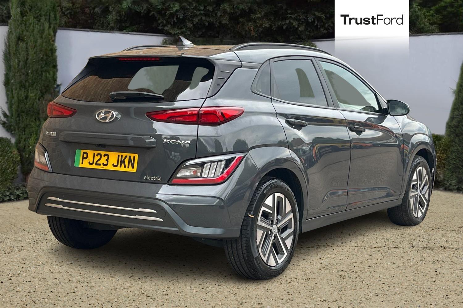 Hyundai KONA Photo 3