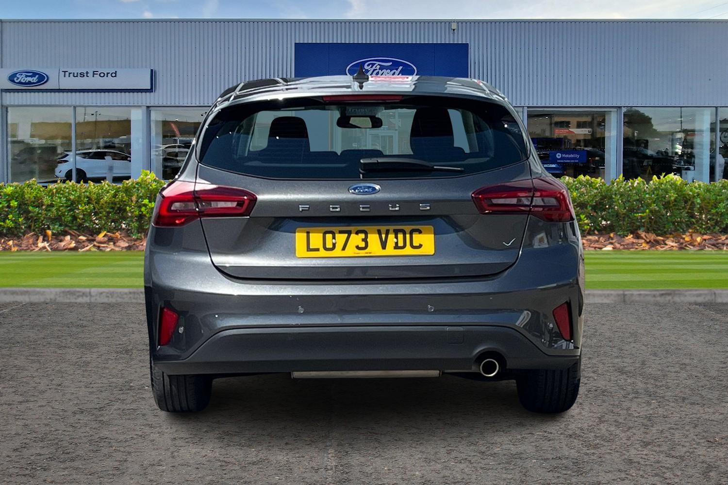 Ford Focus Photo 6