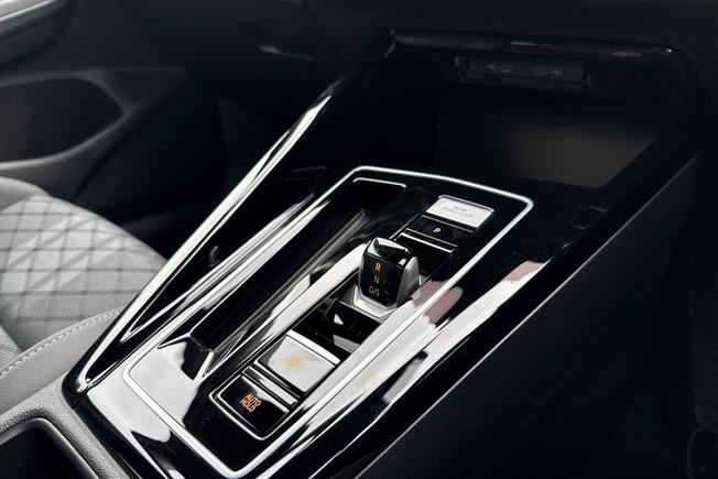 VOLKSWAGEN Golf Photo 25