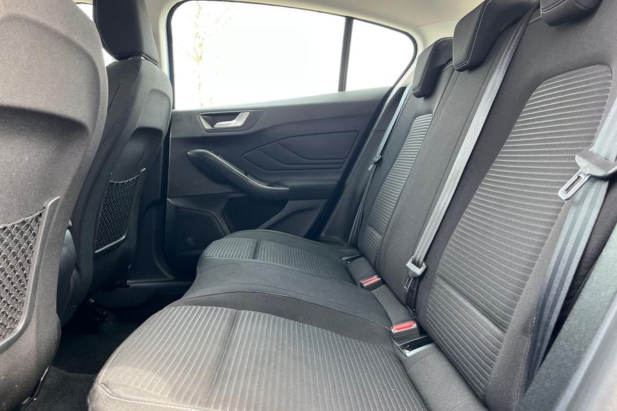 Ford FOCUS Photo autoimg-2cf1f2f9f3c8b5322f0095da05d8ad5e4fc48acd.jpg