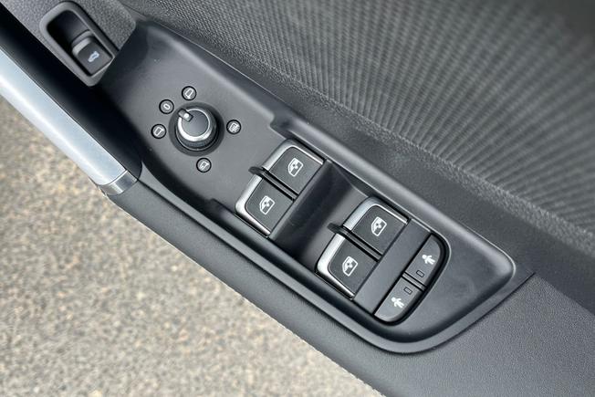 AUDI  SQ2 Photo 53