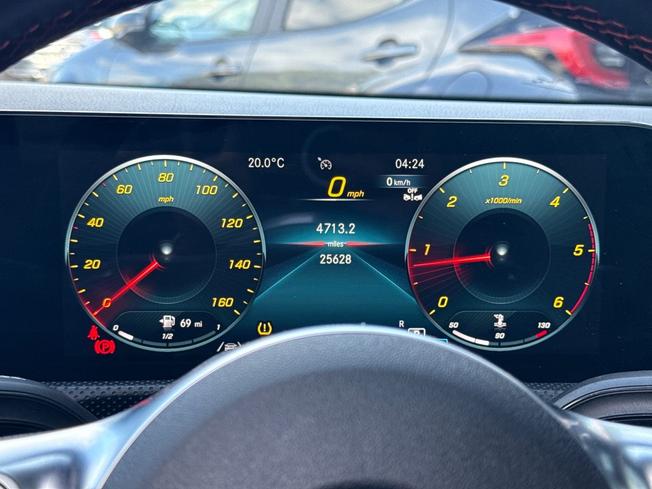 MERCEDES-BENZ CLA Photo 15